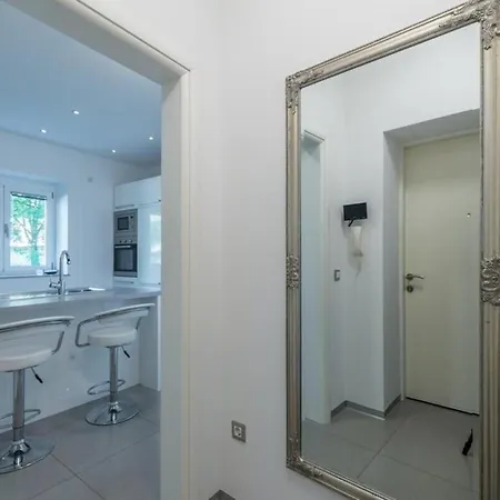 Apartment J Pavla