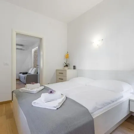 J Pavla Apartmán